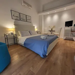 Bed & Breakfast Living Marina Italy